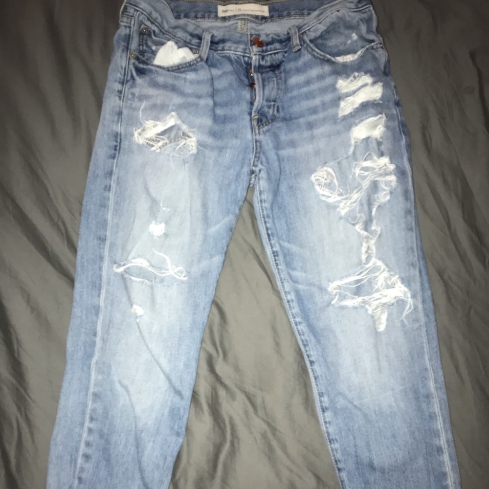 •gap distressed boyfriend jeans